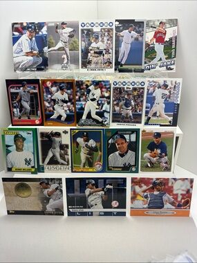 Derek Jeter 90’s Yankees lot of 18 w/ 2 Bernie Williams/1 Jorge Posada Rookies